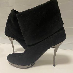 GUCCI Ultra Soft, Black Suede Platform sz 7 - EUC